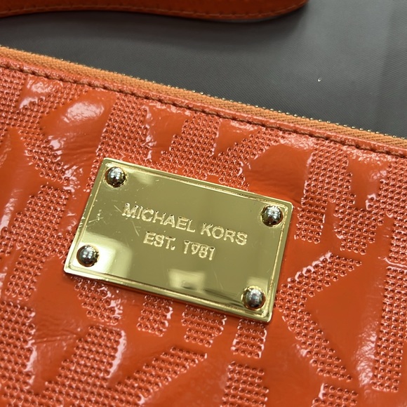Michael Kors Wristlet - Picture 4 of 8
